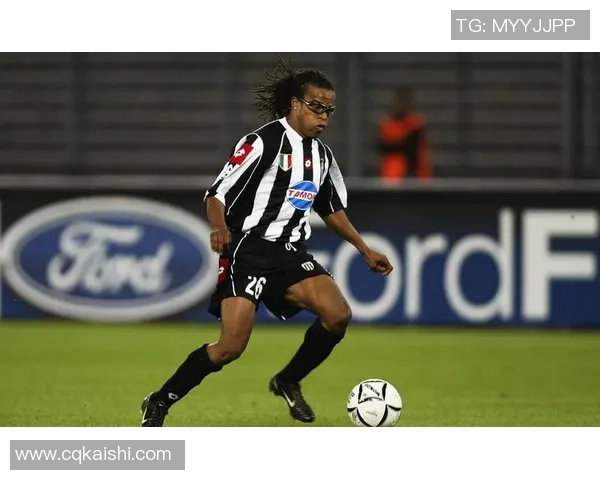 全球顶级足球球星身世背景盘点谁的成长经历最具传奇色彩